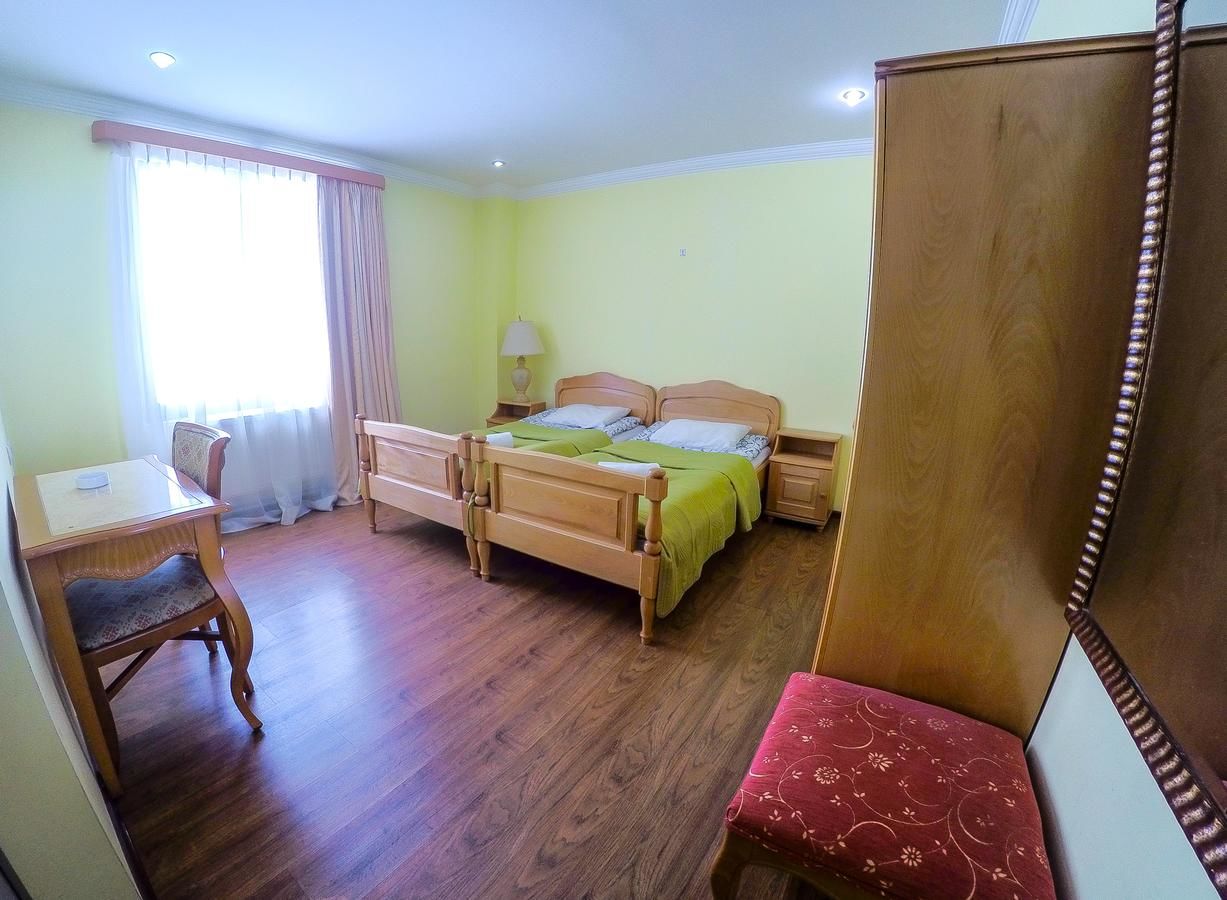 Отель Lileo Hotel Местиа-13
