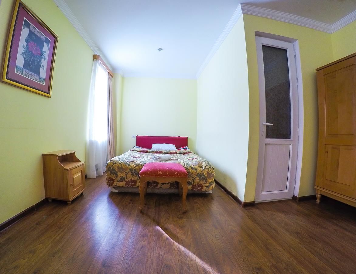 Отель Lileo Hotel Местиа-17